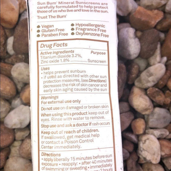 Sun Bum vegan spf 30 tinted sunscreen face lotion - Picture 2 of 4